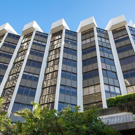 Tiki Hotel Apartments Surfers Paradise 黄金海岸 外观 照片