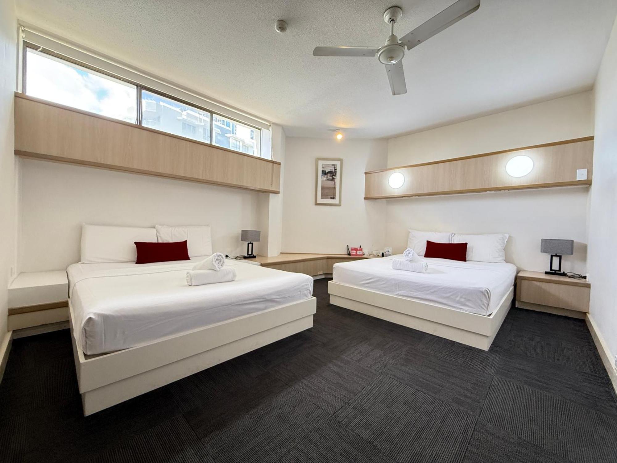 Tiki Hotel Apartments Surfers Paradise 黄金海岸 外观 照片