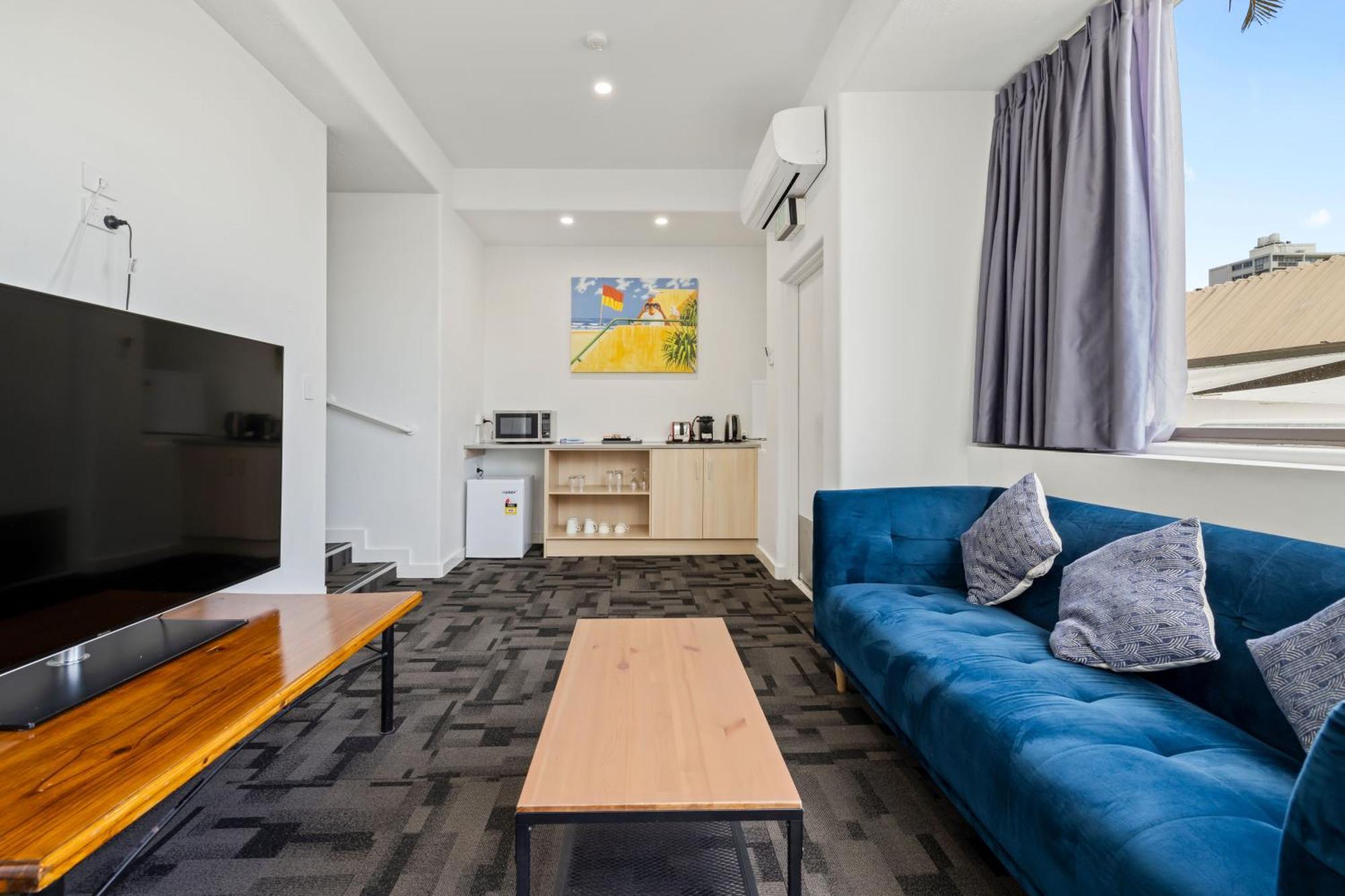 Tiki Hotel Apartments Surfers Paradise 黄金海岸 外观 照片