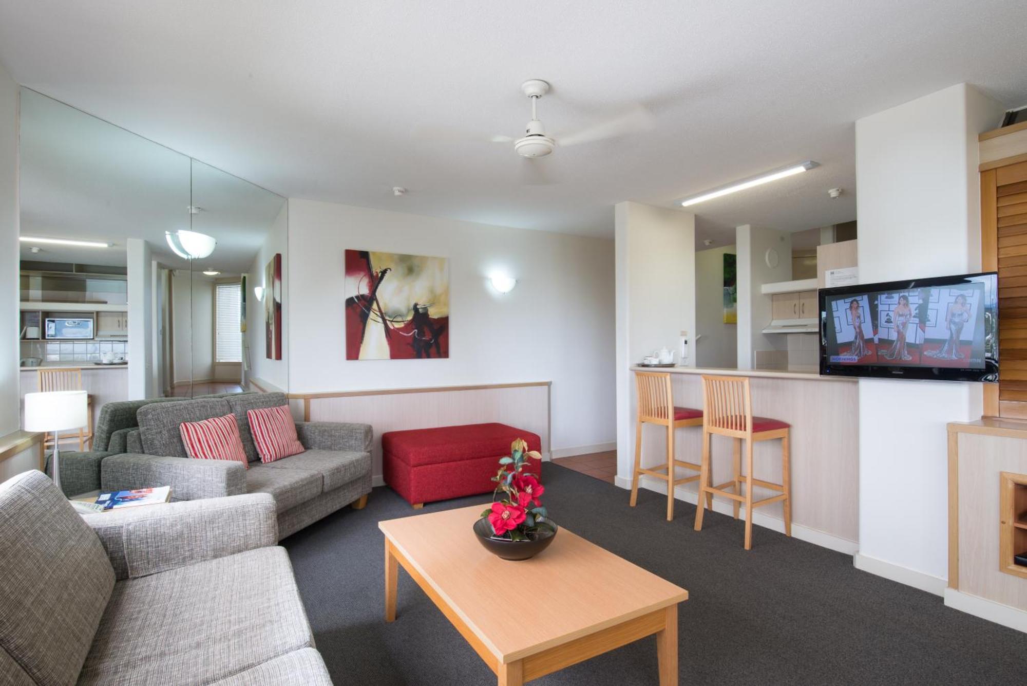 Tiki Hotel Apartments Surfers Paradise 黄金海岸 外观 照片