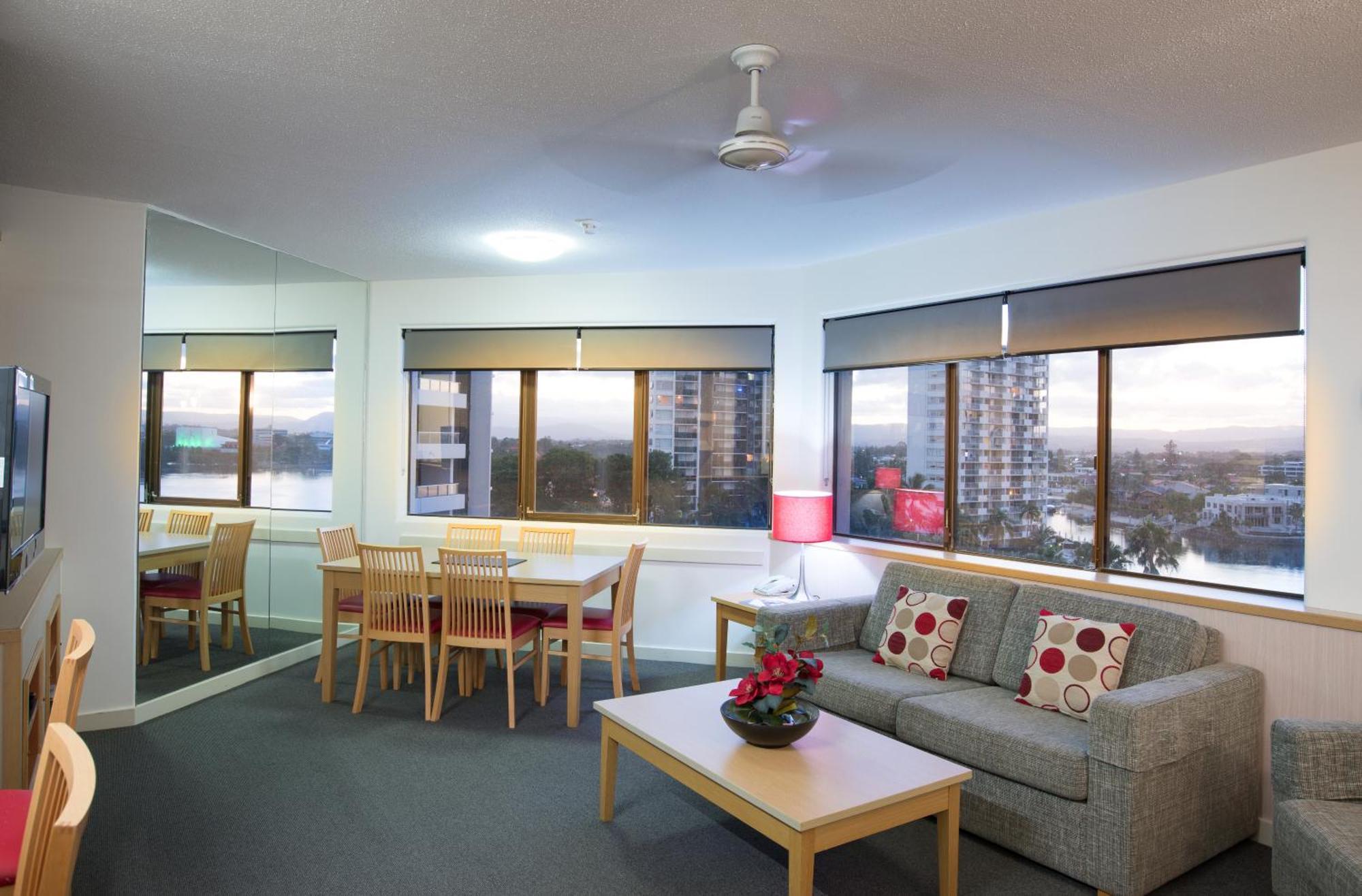 Tiki Hotel Apartments Surfers Paradise 黄金海岸 外观 照片