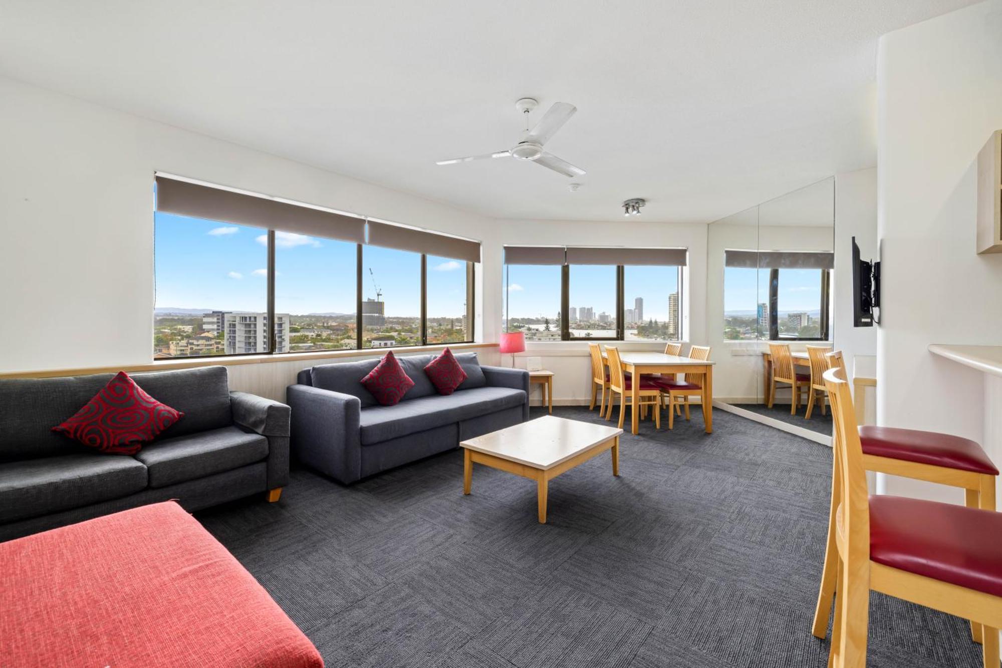 Tiki Hotel Apartments Surfers Paradise 黄金海岸 外观 照片