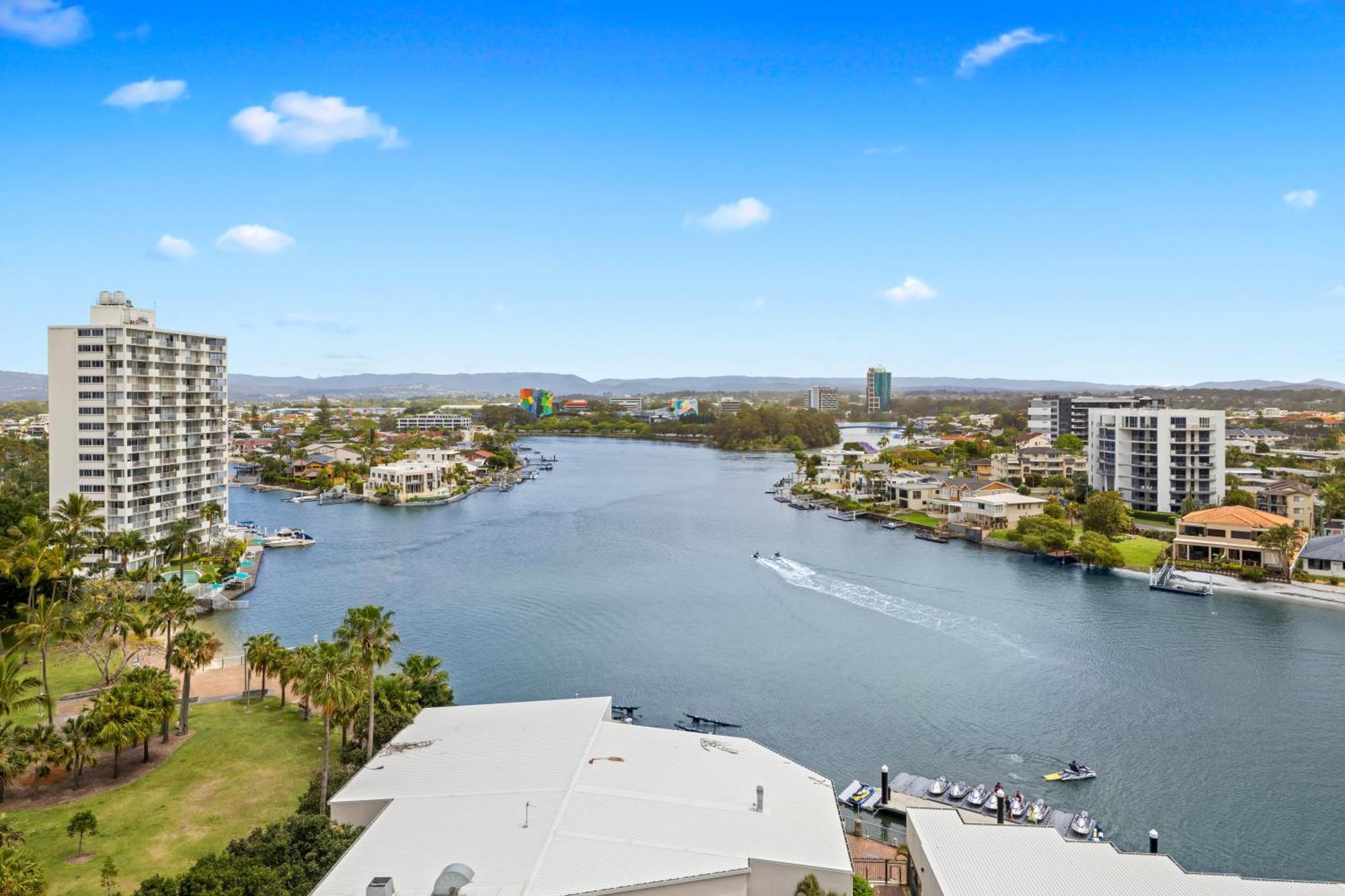 Tiki Hotel Apartments Surfers Paradise 黄金海岸 外观 照片