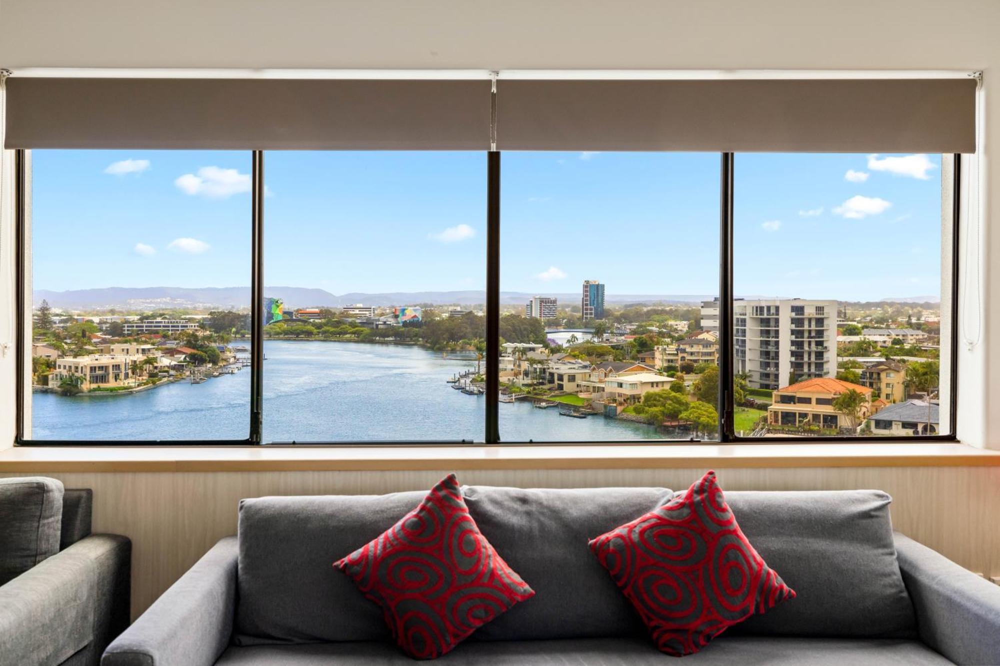 Tiki Hotel Apartments Surfers Paradise 黄金海岸 外观 照片