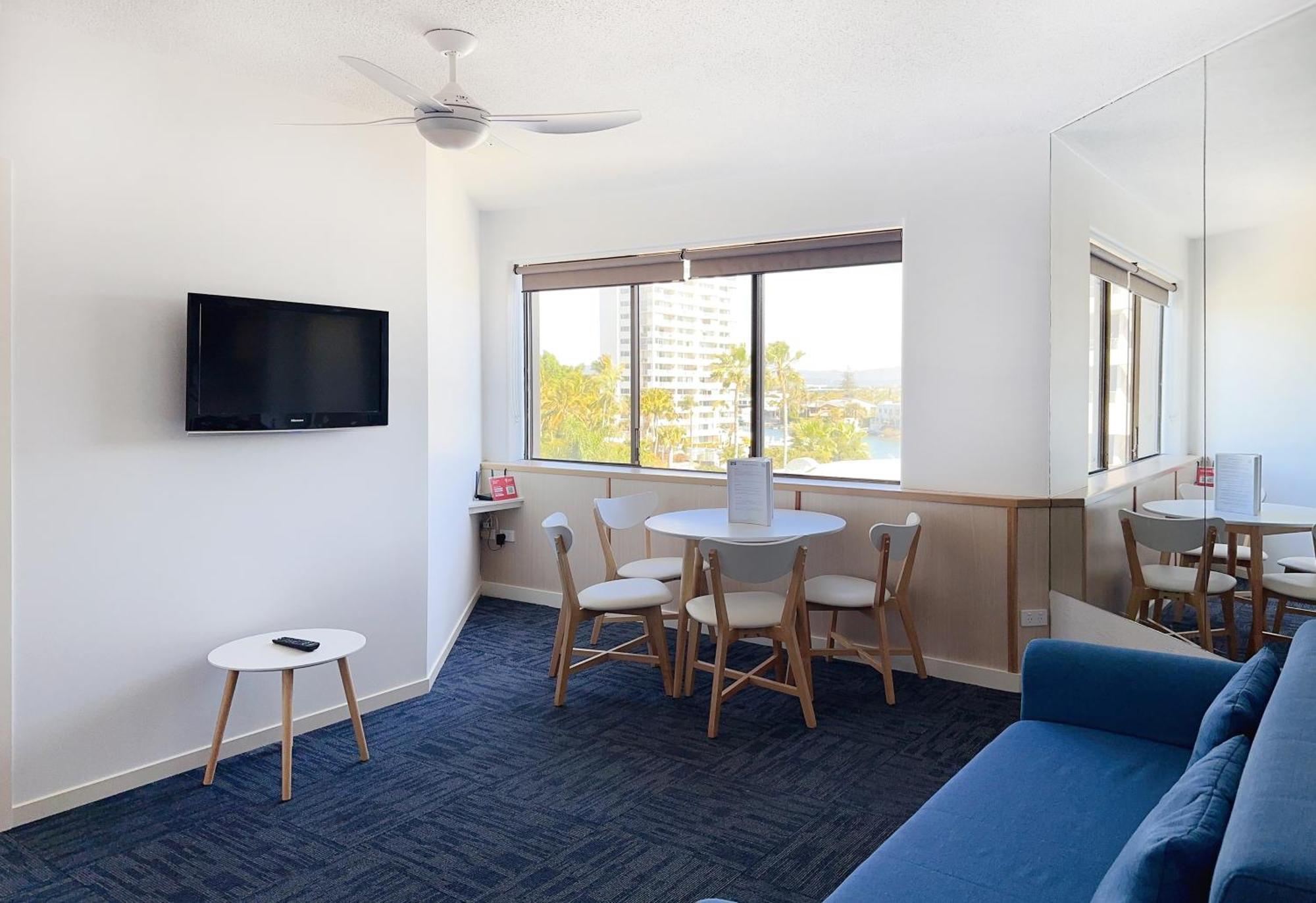 Tiki Hotel Apartments Surfers Paradise 黄金海岸 外观 照片