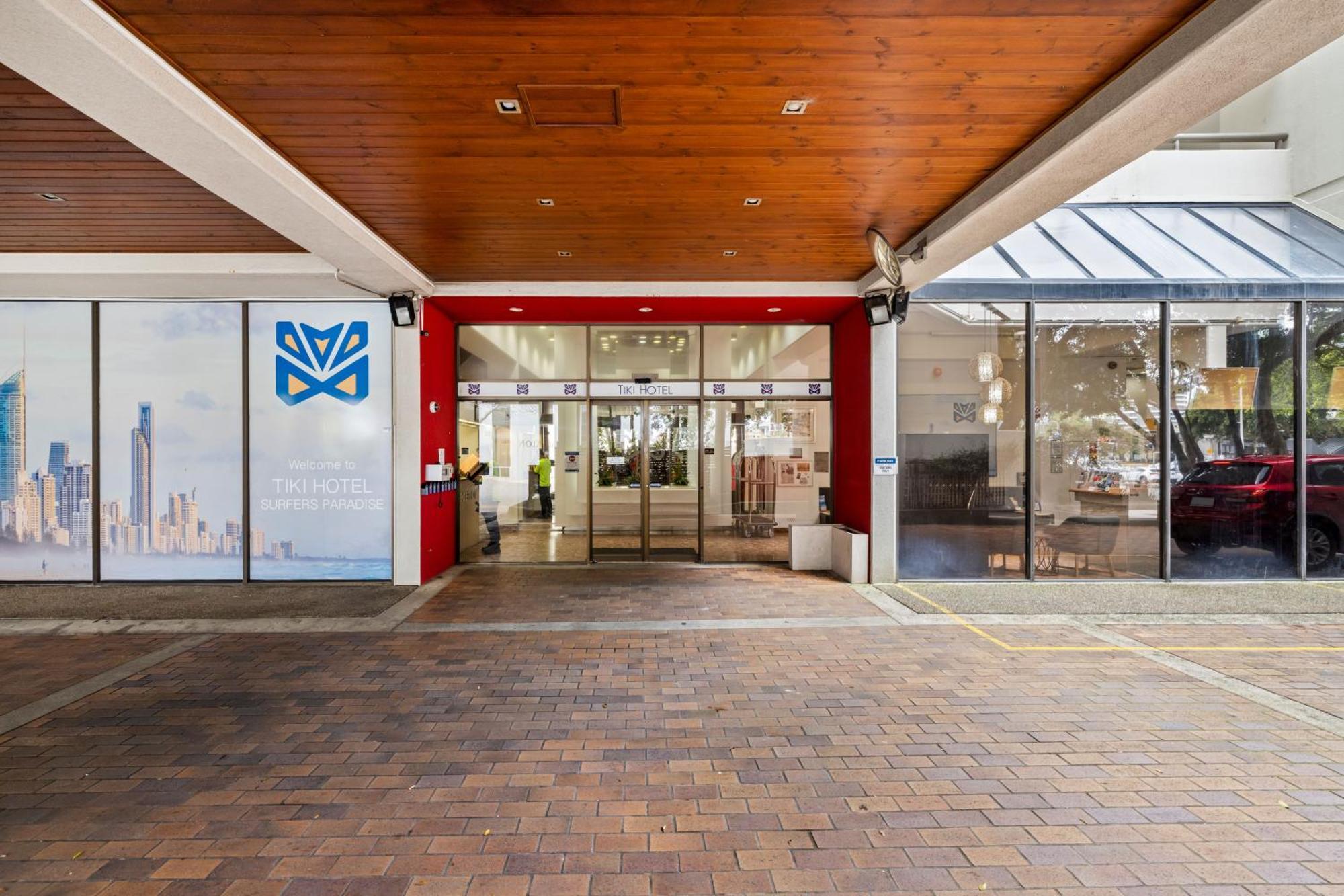 Tiki Hotel Apartments Surfers Paradise 黄金海岸 外观 照片
