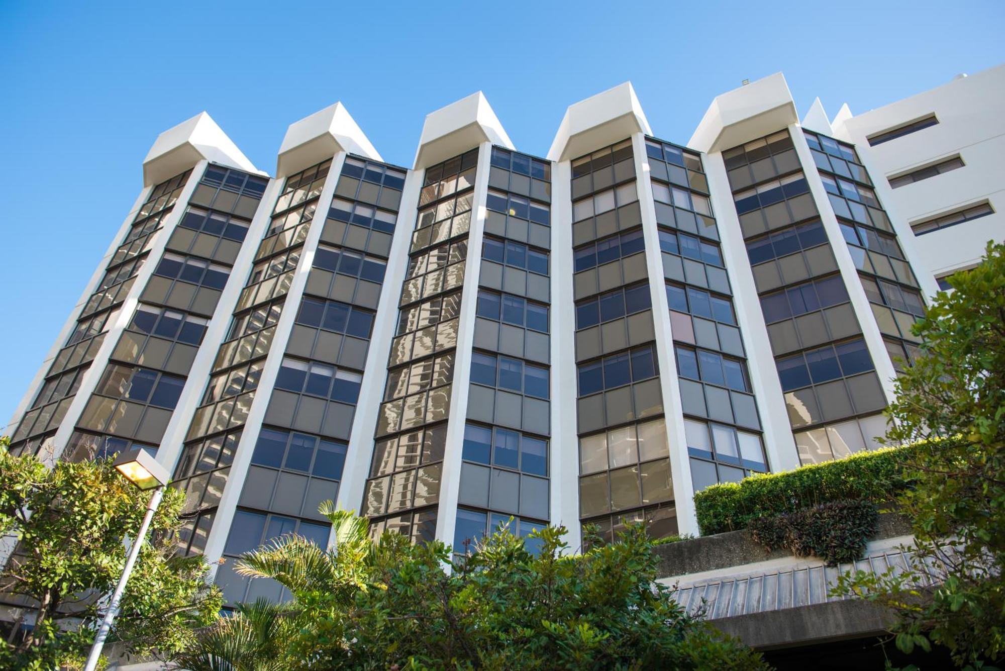 Tiki Hotel Apartments Surfers Paradise 黄金海岸 外观 照片