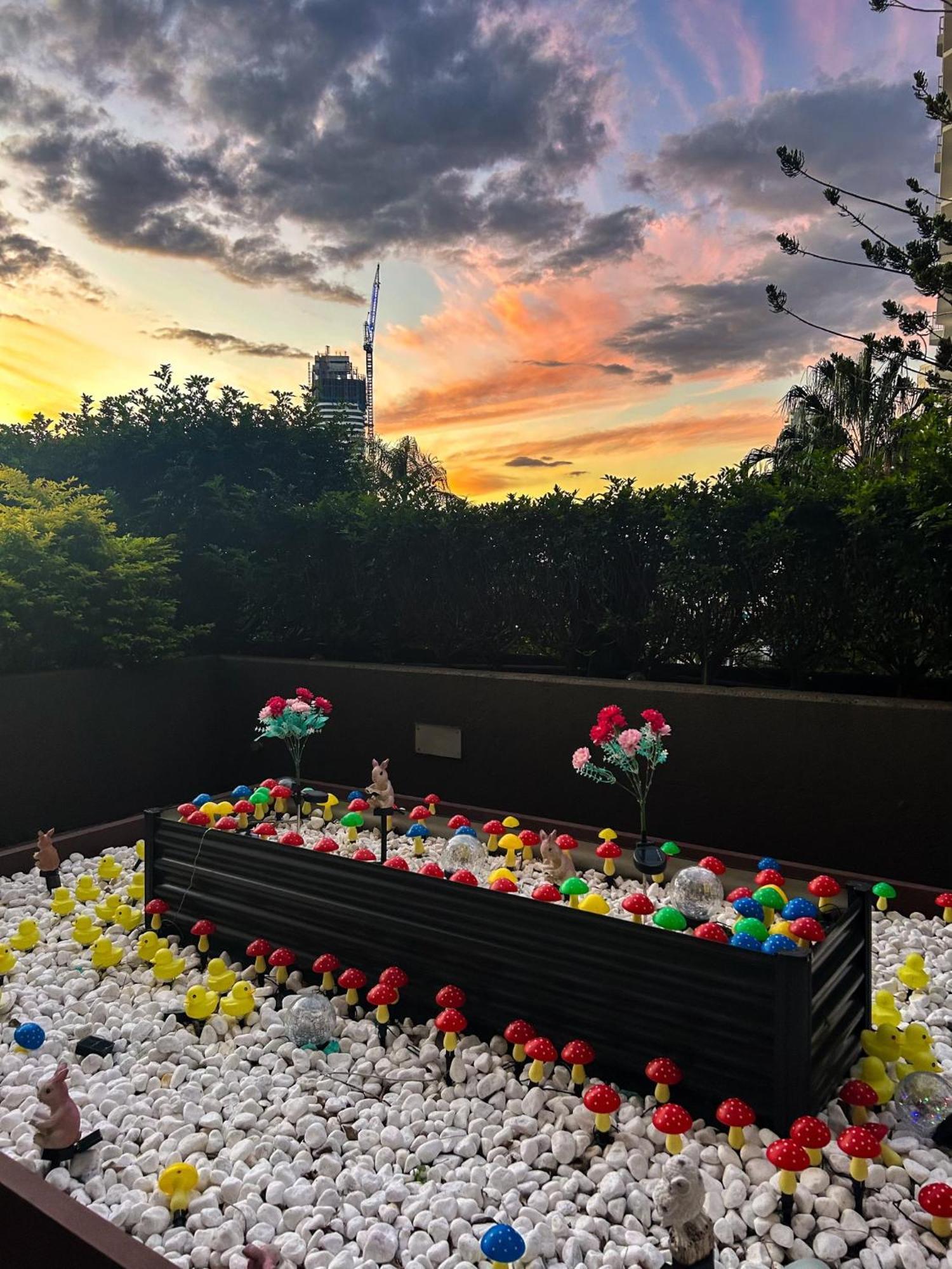 Tiki Hotel Apartments Surfers Paradise 黄金海岸 外观 照片